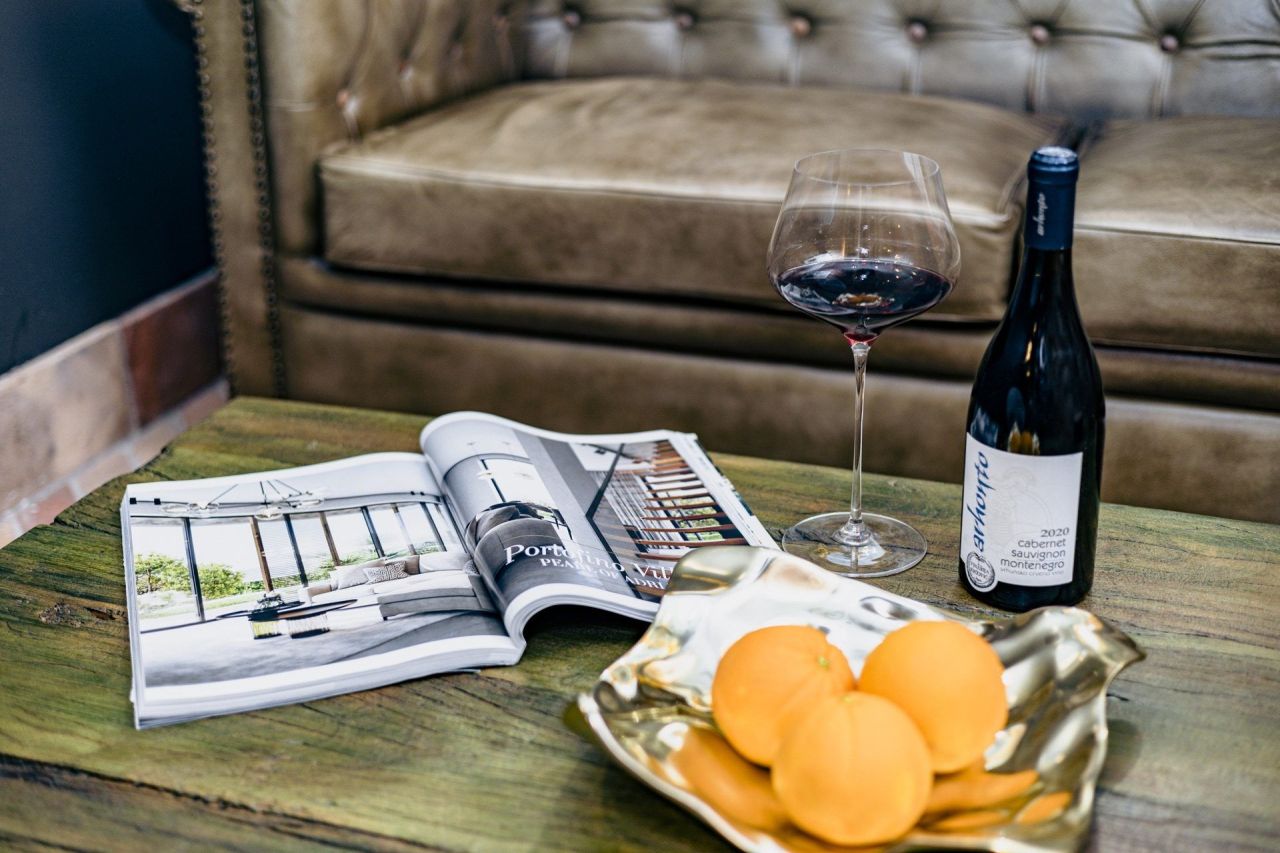 Квартира в Херцег-Нови, Черногория, 179.6 м² - фото 15