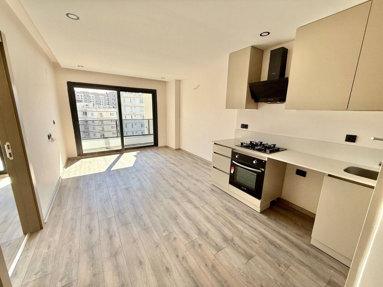 Квартира в Мерсине, Турция, 70 м² - фото 1