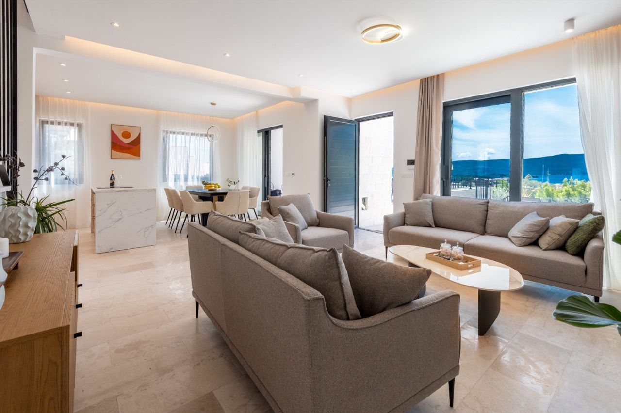 Вилла в Тивате, Черногория, 250 м² - фото 16