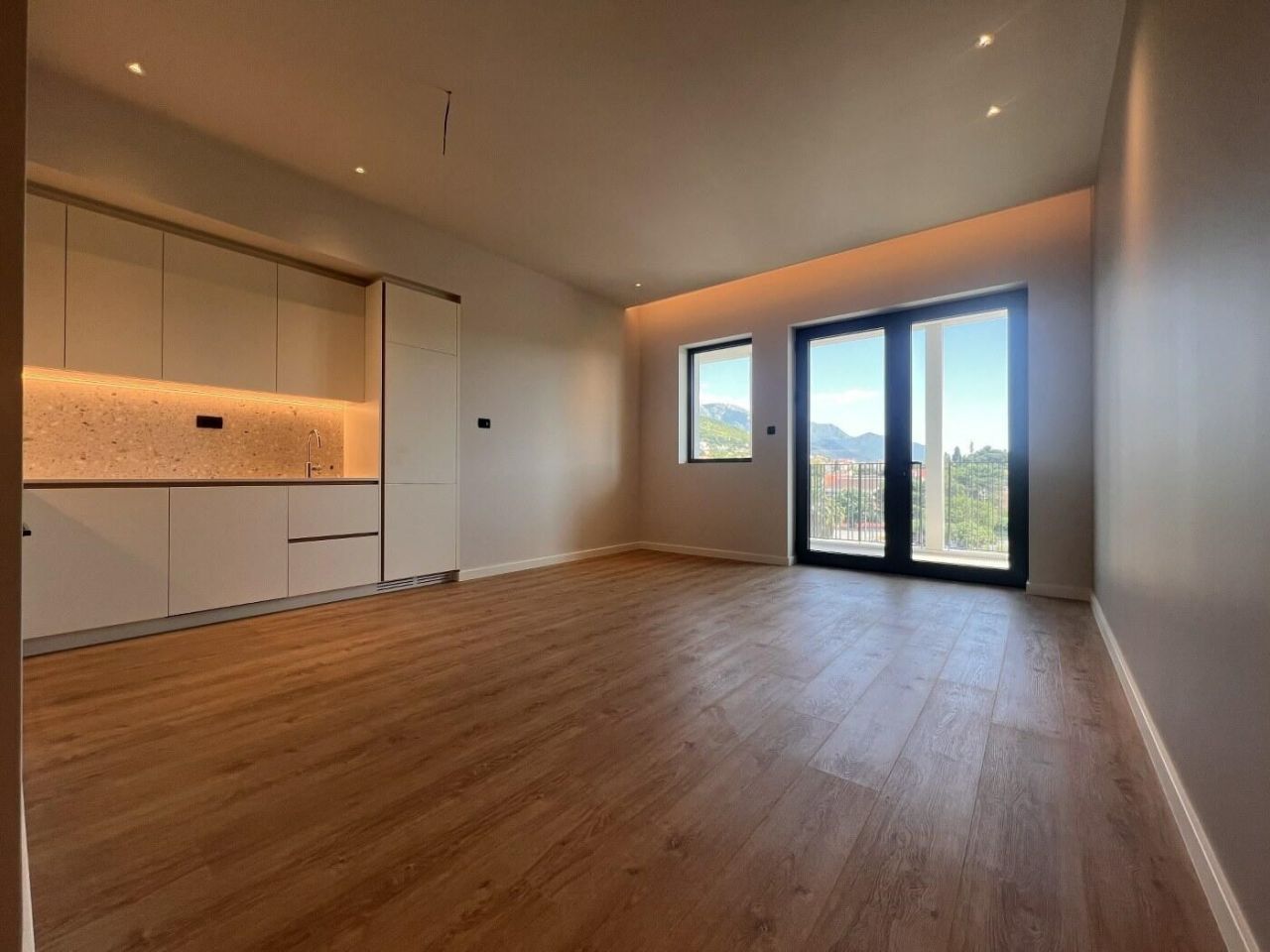 Квартира в Тивате, Черногория - фото 8