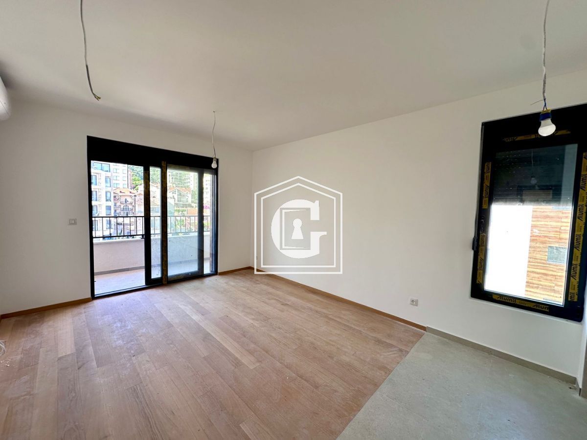 Апартаменты в Бечичи, Черногория, 28 м² - фото 1