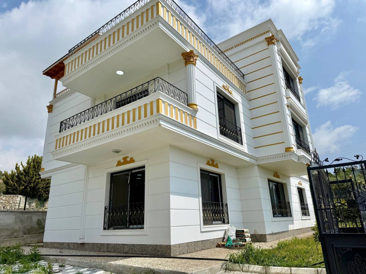 Вилла в Мерсине, Турция, 350 м² - фото 1