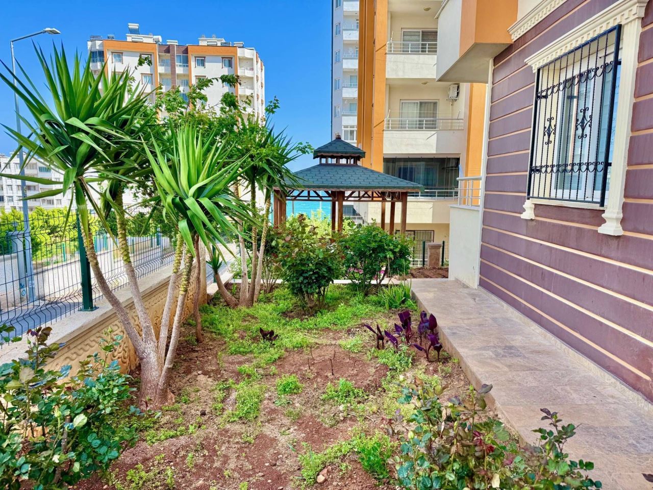 Квартира в Мерсине, Турция, 65 м² - фото 1