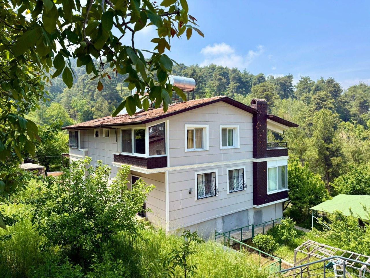 Вилла в Мерсине, Турция, 250 м² - фото 1