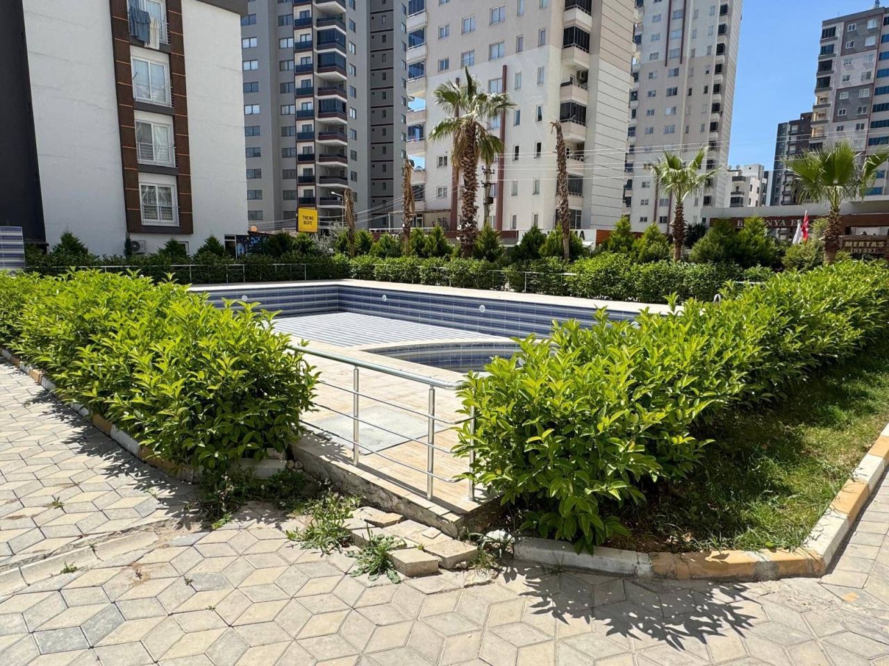 Квартира в Мерсине, Турция, 90 м² - фото 1