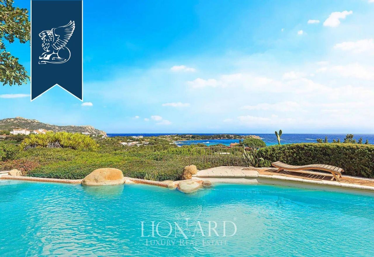 Вилла в Порто Черво, Италия, 560 м² - фото 2