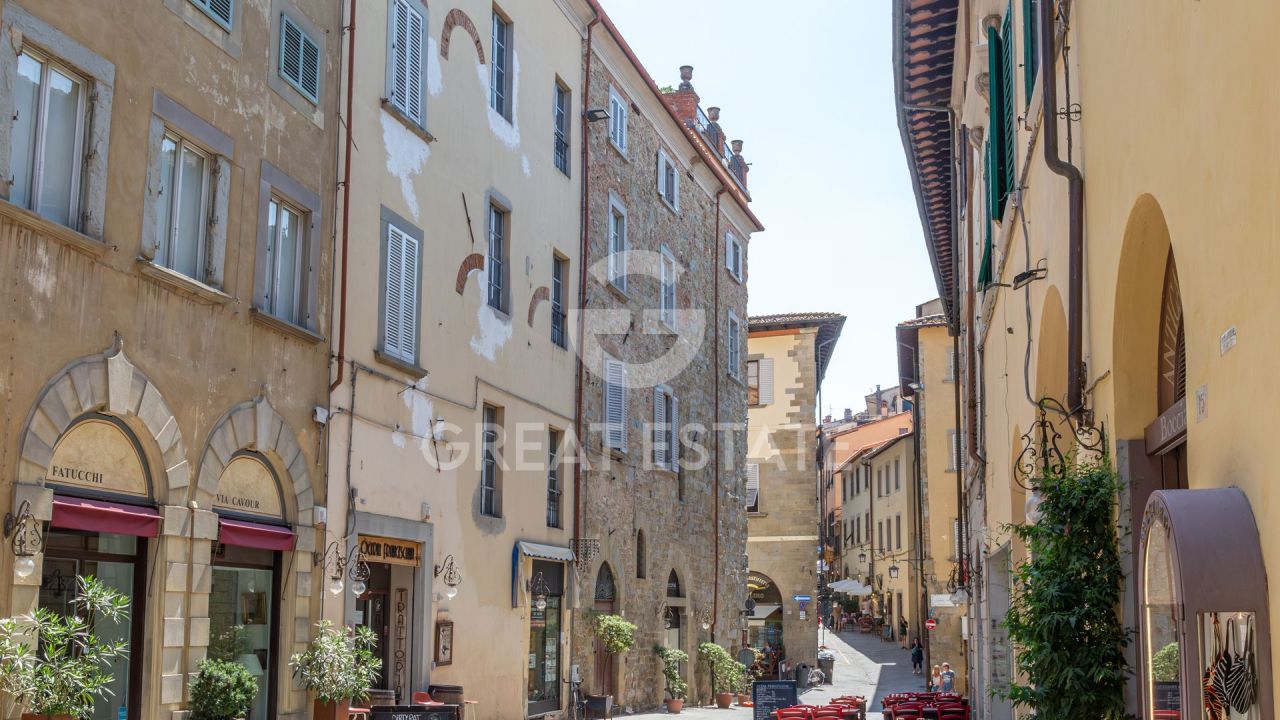 Апартаменты в Ареццо, Италия, 193.6 м² - фото 3