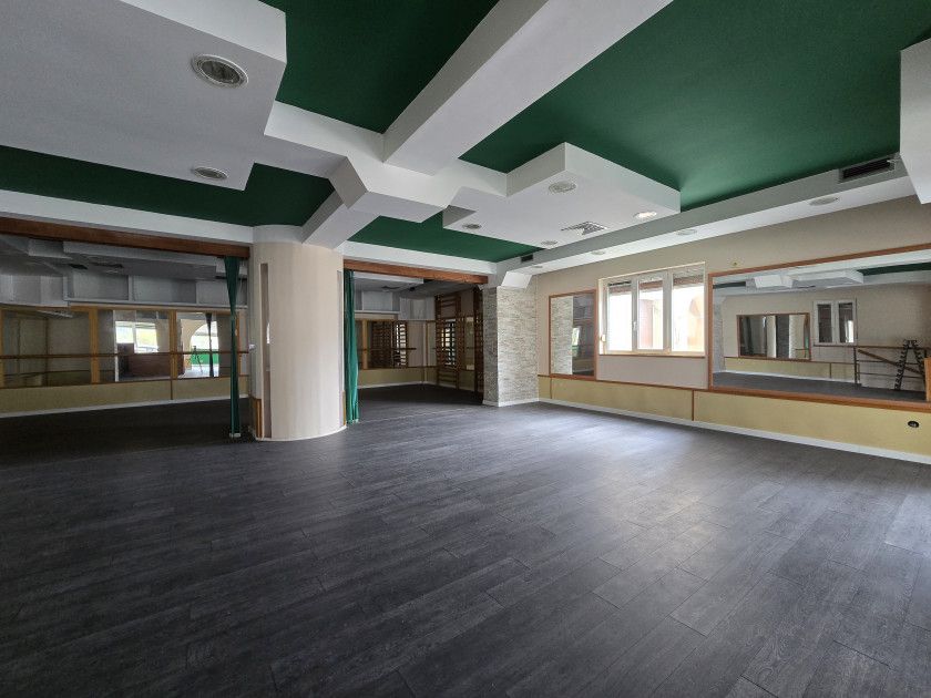 Офис в Доброте, Черногория, 268 м² - фото 4