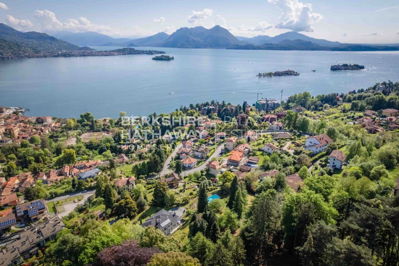 Вилла в Бавене, Италия, 600 м² - фото 2