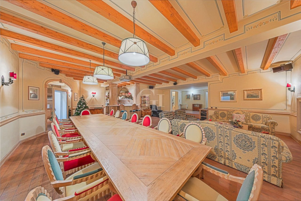 Вилла у озера Изео, Италия, 562 м² - фото 14