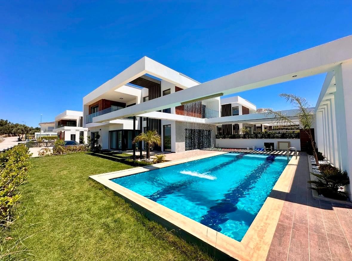 Вилла в Кушадасы, Турция, 300 м² - фото 1