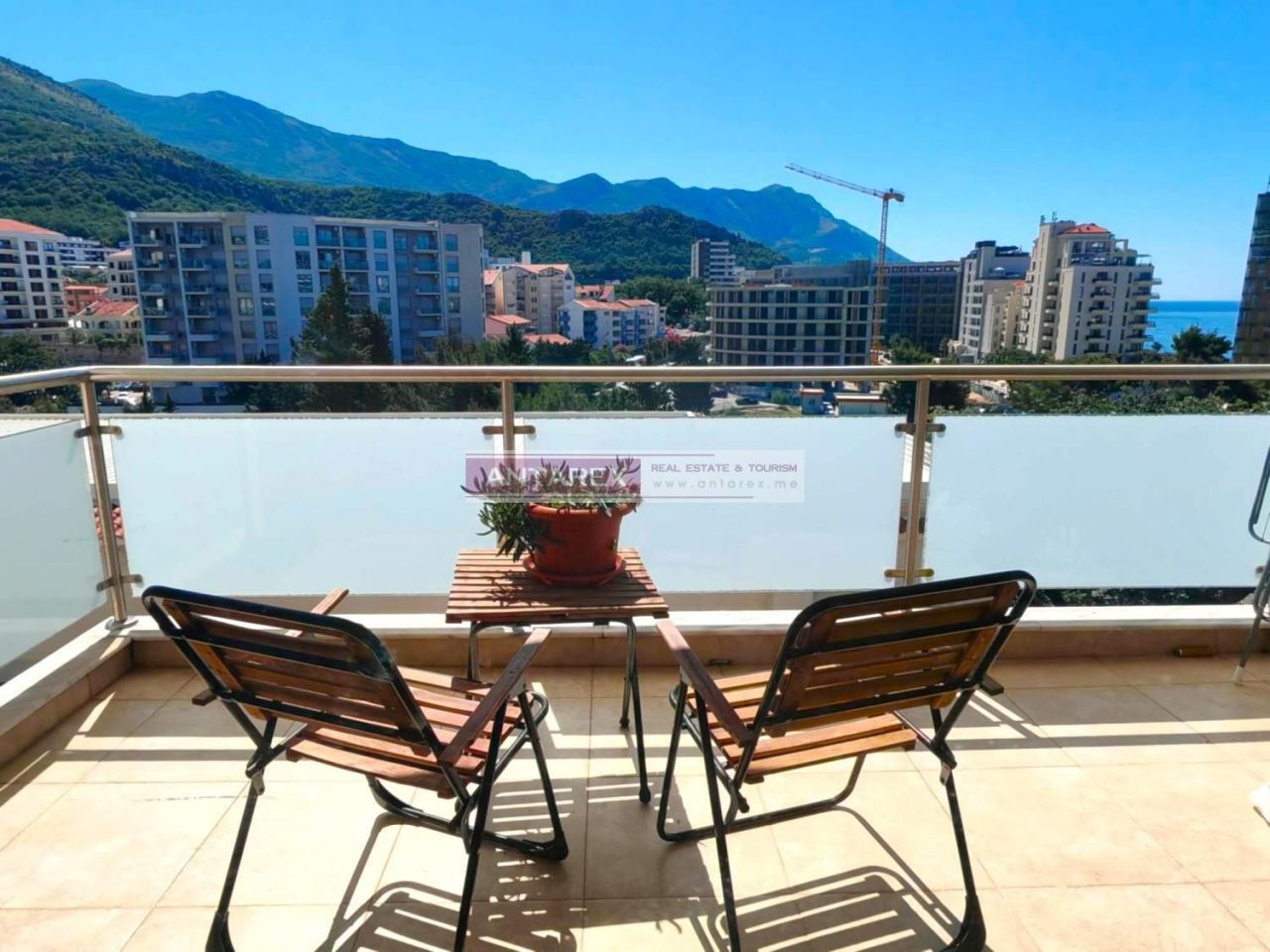 Апартаменты в Бечичи, Черногория, 80 м² - фото 1