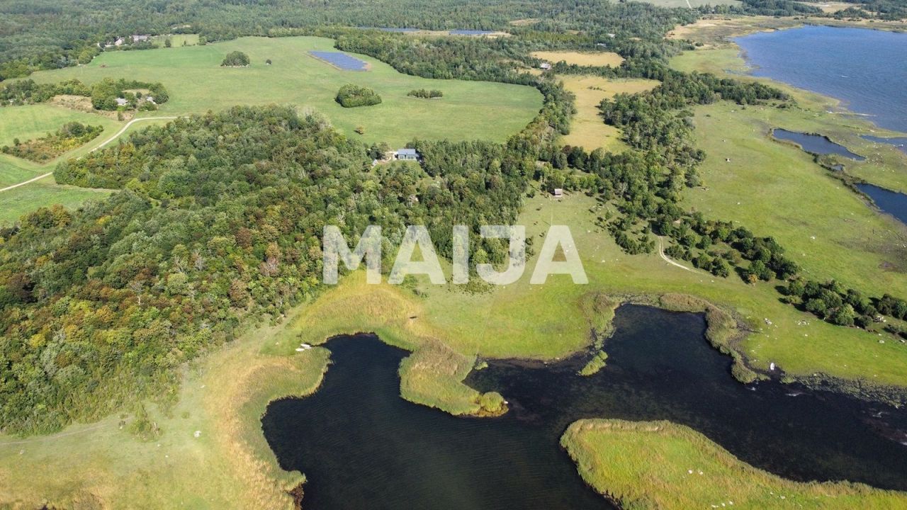 Земля на Сааремаа, Эстония, 16 042 м² - фото 1