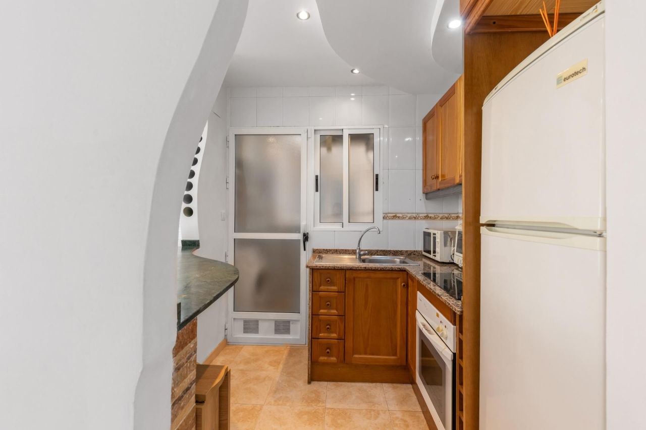 Квартира в Торревьехе, Испания, 70 м² - фото 12