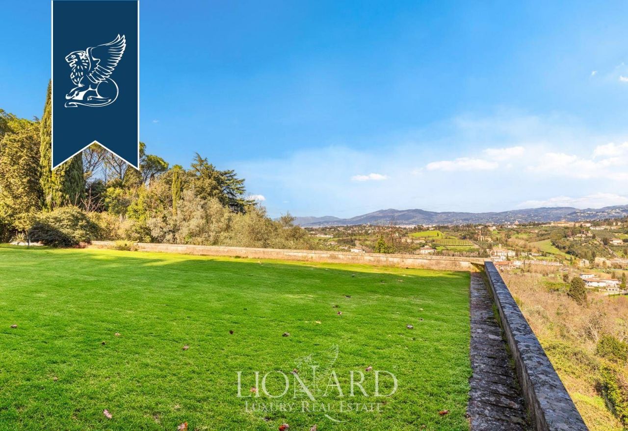 Вилла во Флоренции, Италия, 2 000 м² - фото 8