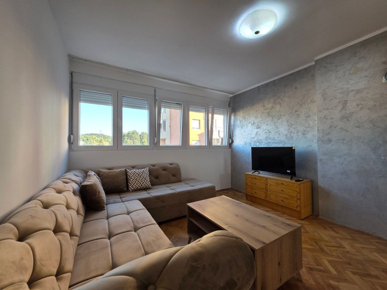 Апартаменты в Цетине, Черногория, 60 м² - фото 1