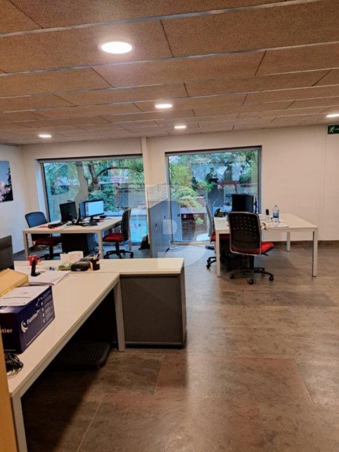 Коммерческая недвижимость в Барселоне, Испания, 800 м² - фото 7