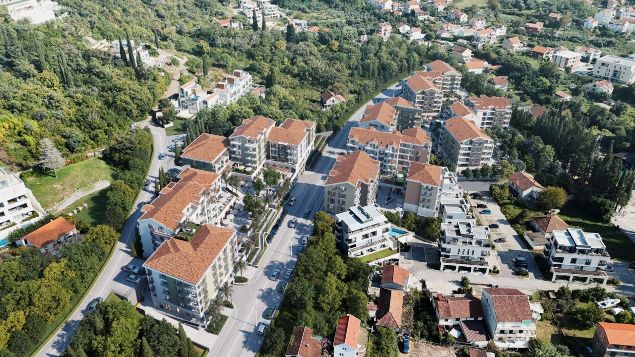 Квартира в Тивате, Черногория, 68.61 м² - фото 5