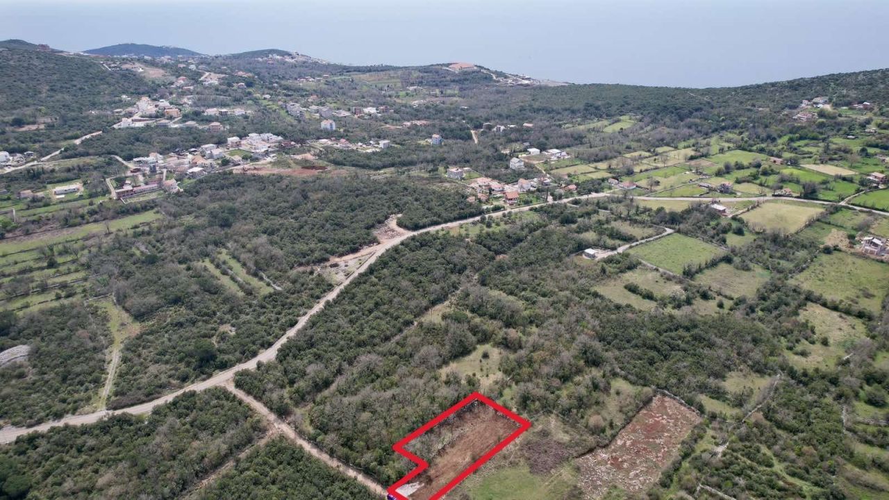 Земля Zagora, Черногория, 1 360 м² - фото 1