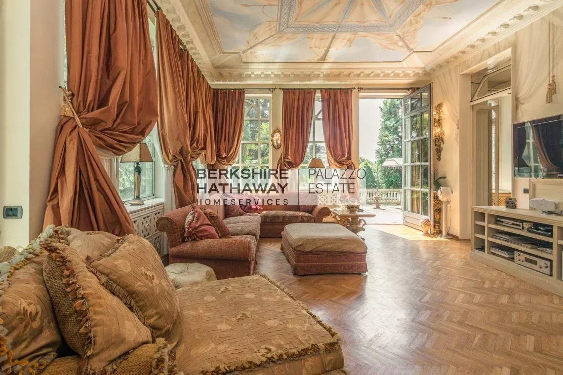 Поместье в Варесе, Италия, 1 330 м² - фото 6