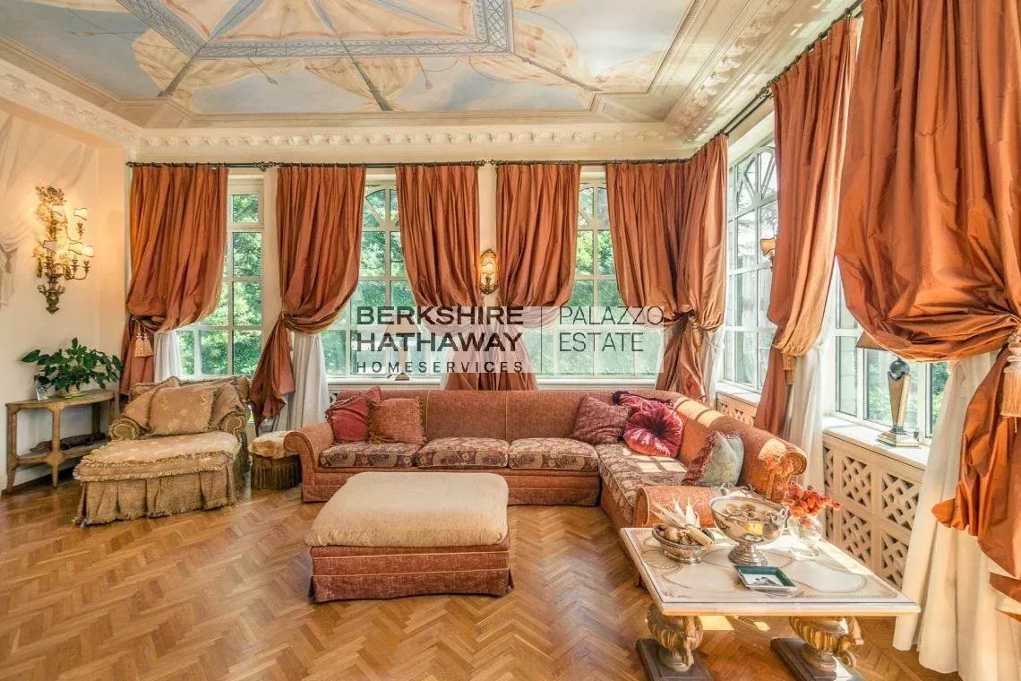 Поместье в Варесе, Италия, 1 330 м² - фото 7