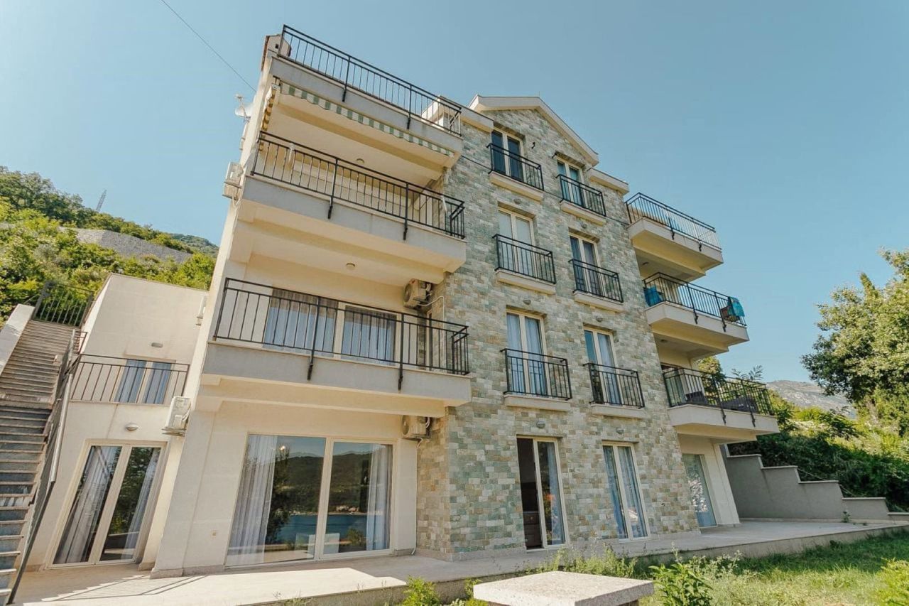 Апартаменты в Каменари, Черногория, 96 м² - фото 1