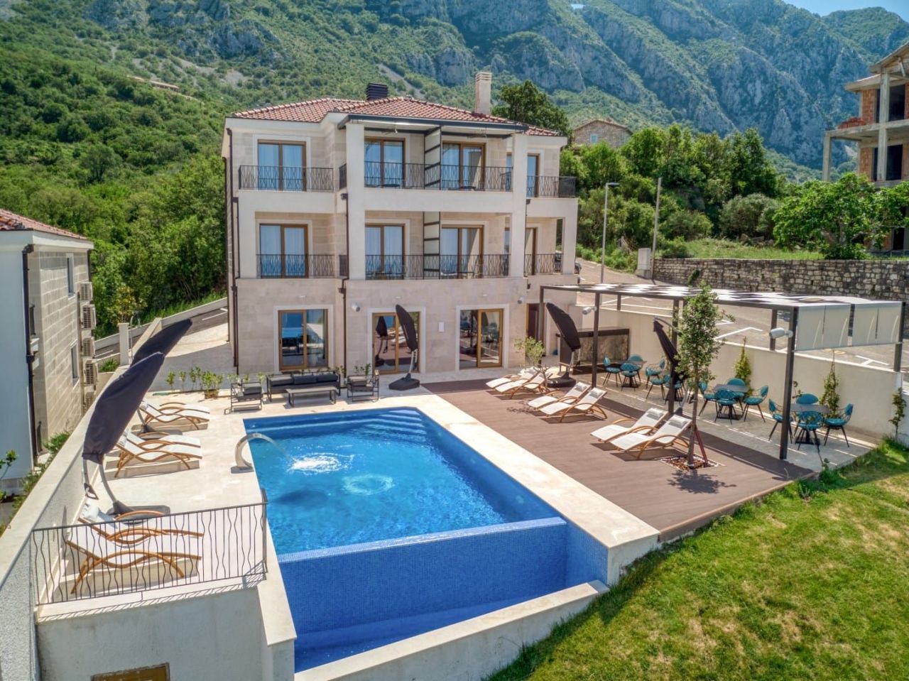 Отель, гостиница в Будве, Черногория, 450 м² - фото 1