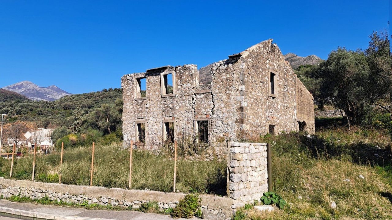 Земля в Баре, Черногория, 180 м² - фото 1