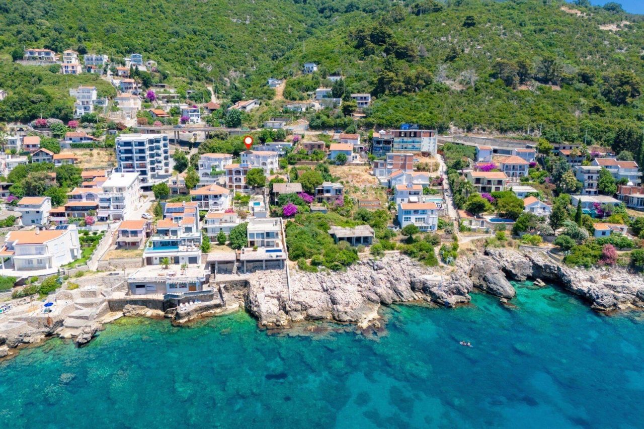 Вилла в Добра Воде, Черногория, 400 м² - фото 1