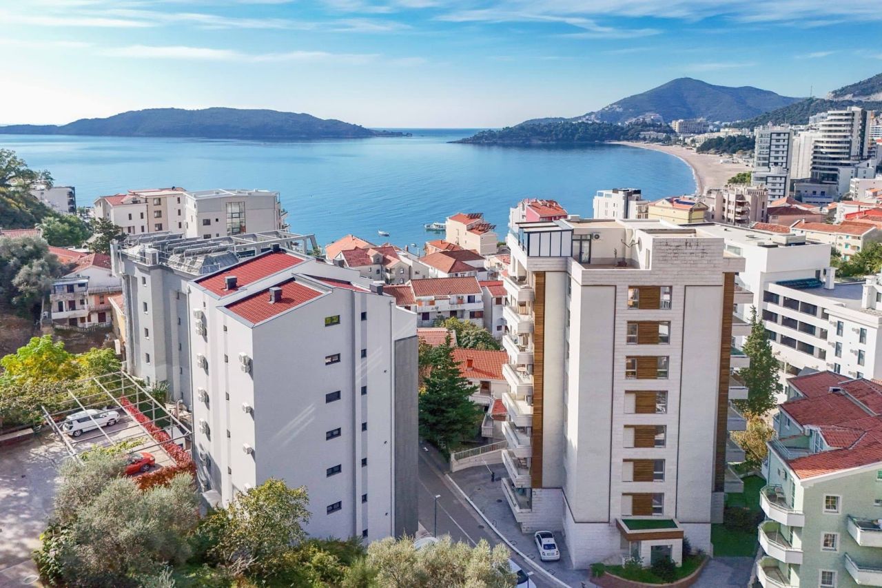 Апартаменты в Рафаиловичах, Черногория, 204 м² - фото 1