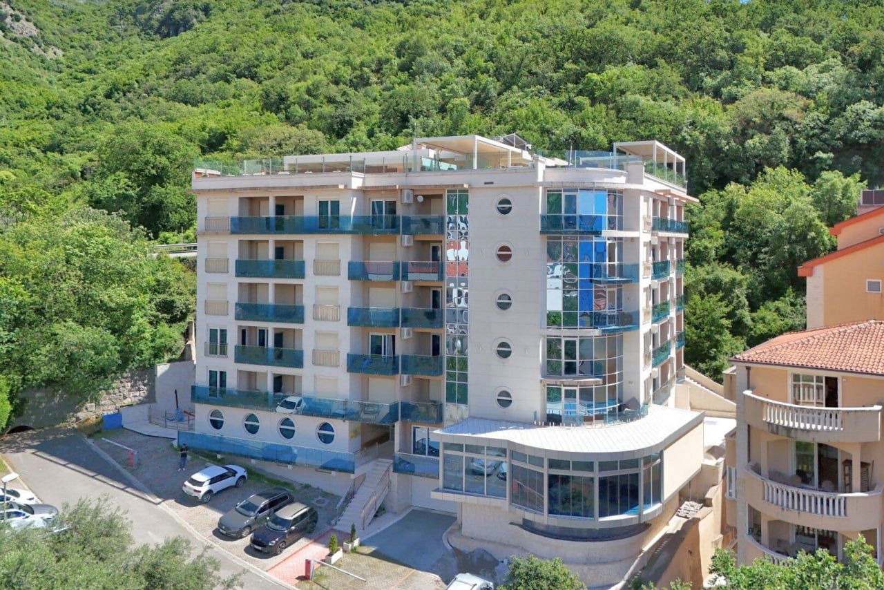 Апартаменты в Пржно, Черногория, 110 м² - фото 1