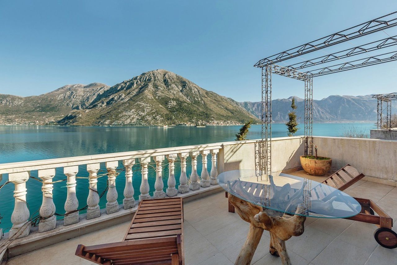 Апартаменты в Костанице, Черногория, 92 м² - фото 1