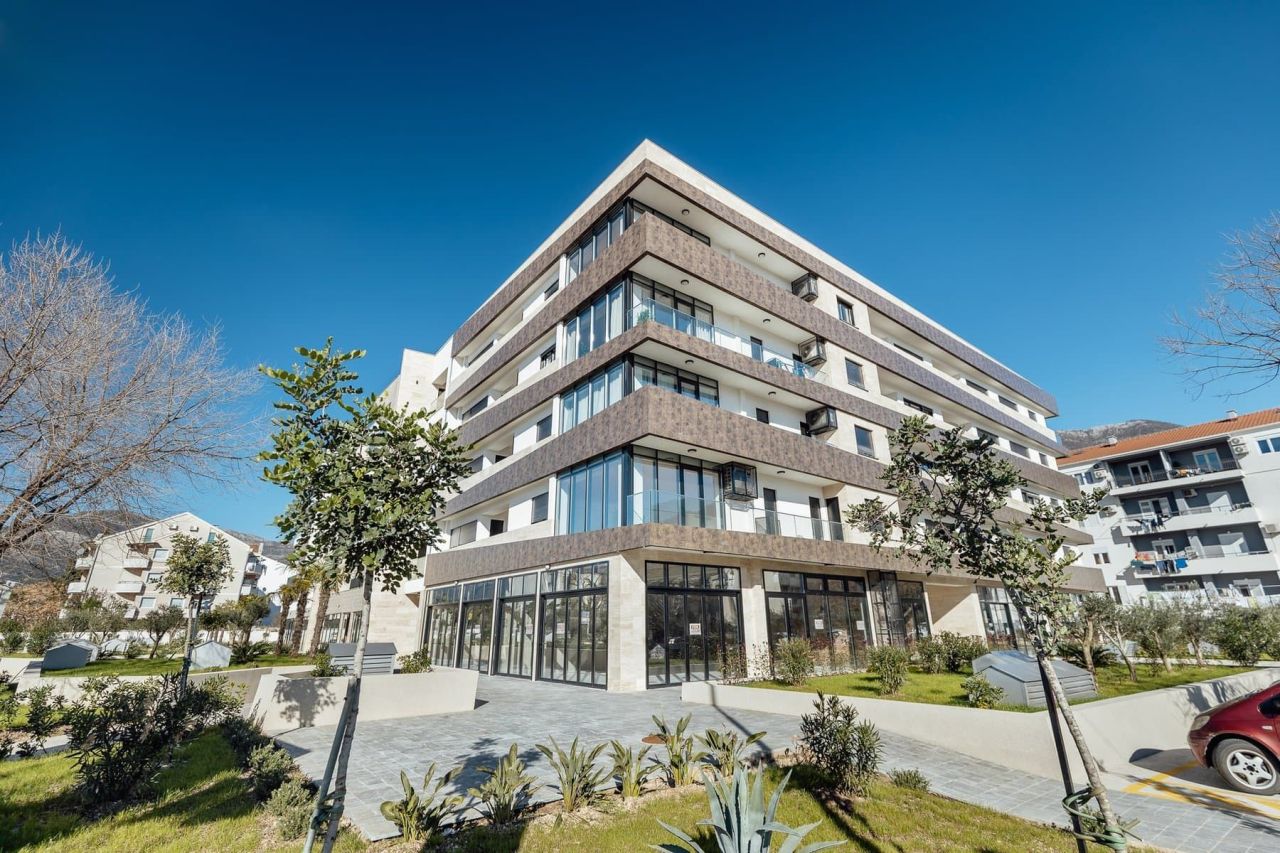 Апартаменты в Тивате, Черногория, 48 м² - фото 1