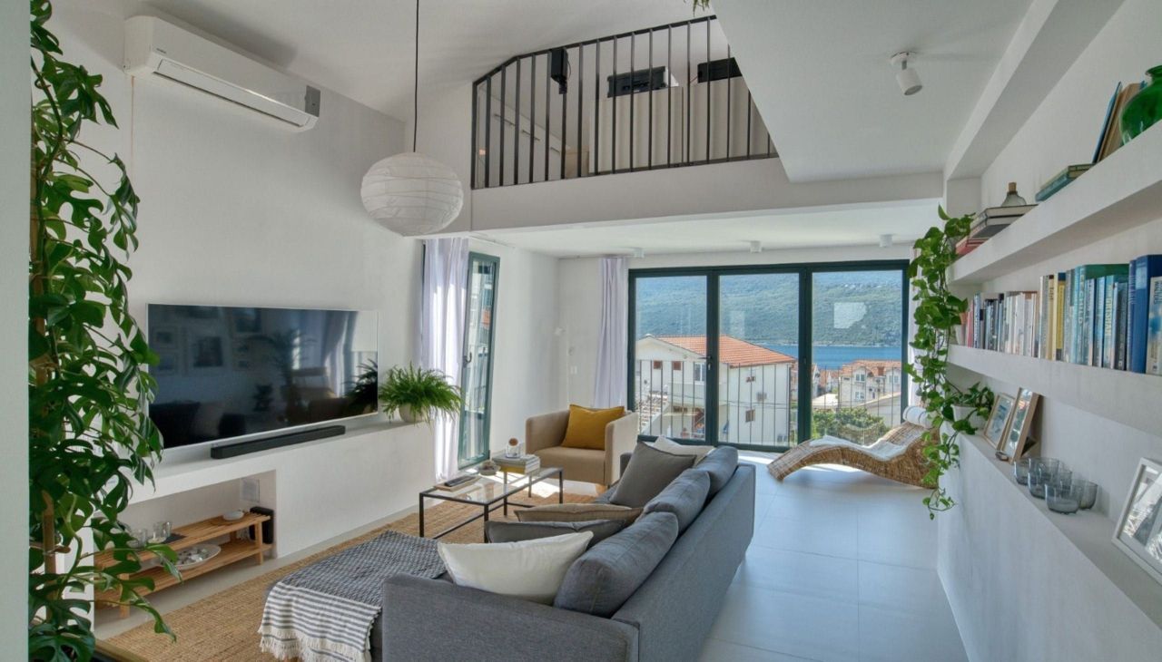 Апартаменты в Херцег-Нови, Черногория, 80 м² - фото 1