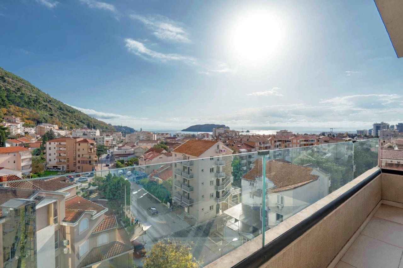 Апартаменты в Будве, Черногория, 130 м² - фото 1