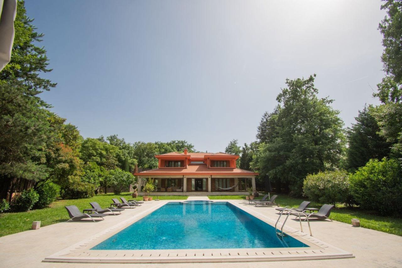 Вилла в Подгорице, Черногория, 400 м² - фото 2