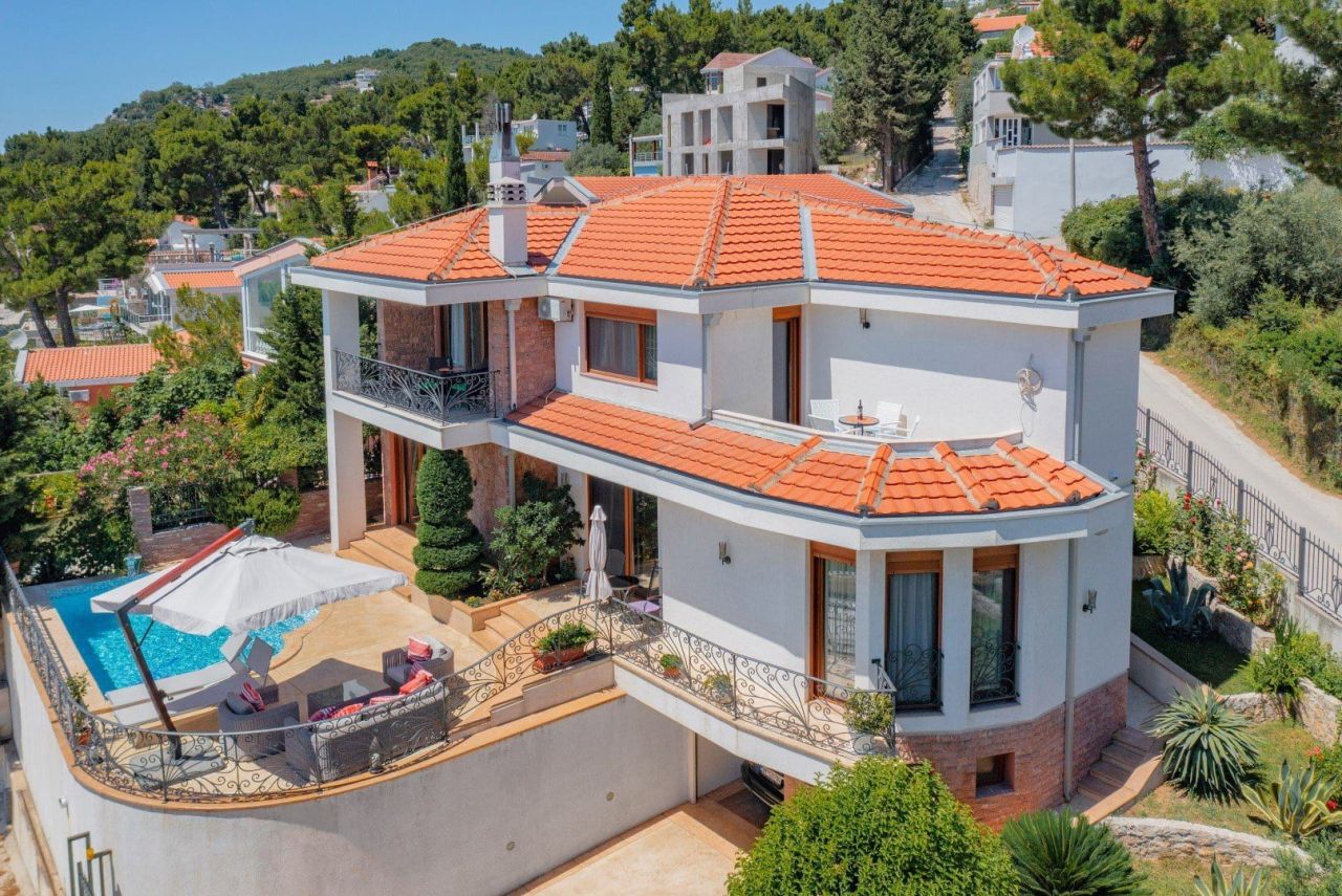 Вилла в Баре, Черногория, 252 м² - фото 2