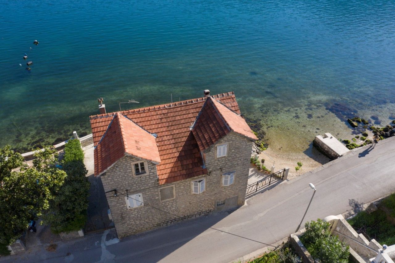 Дом в Прчани, Черногория, 100 м² - фото 2