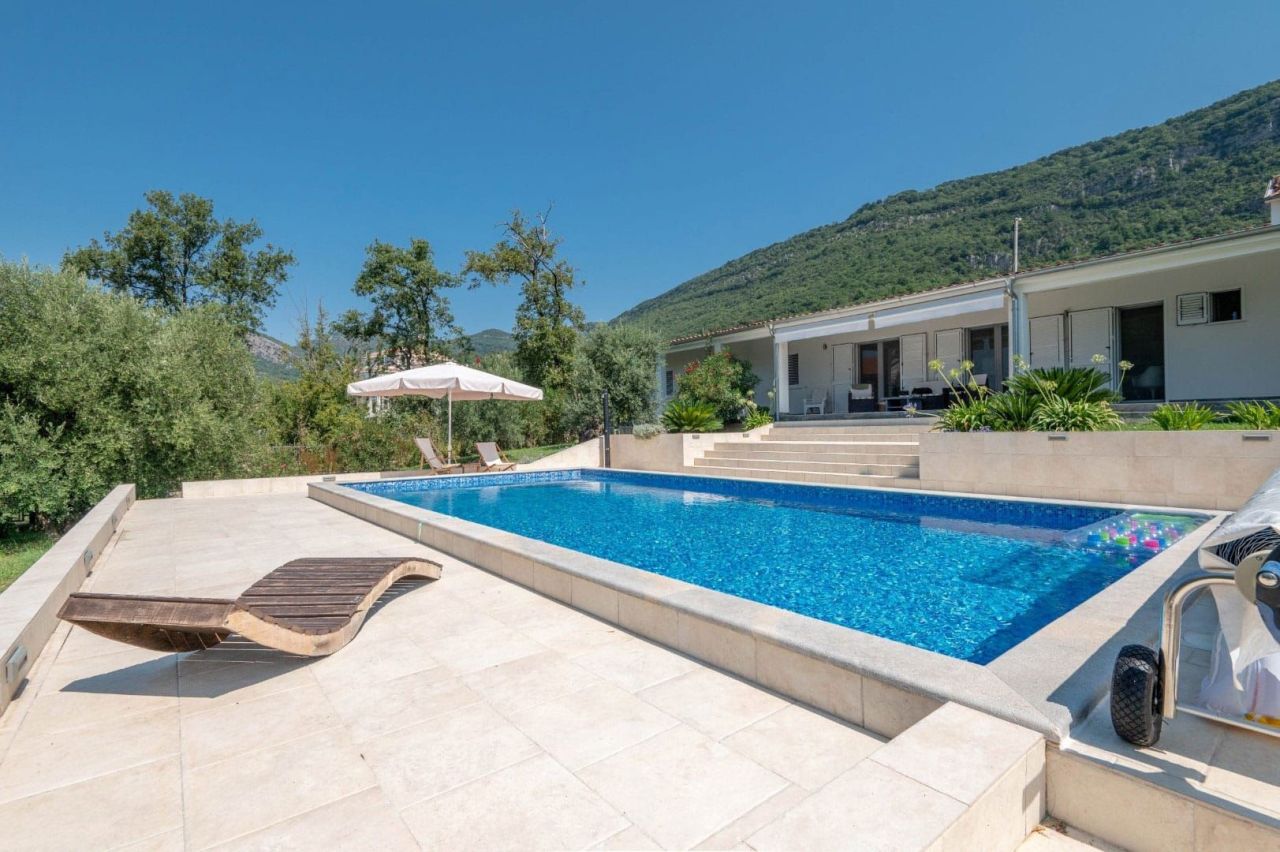 Дом в Каваче, Черногория, 239 м² - фото 3