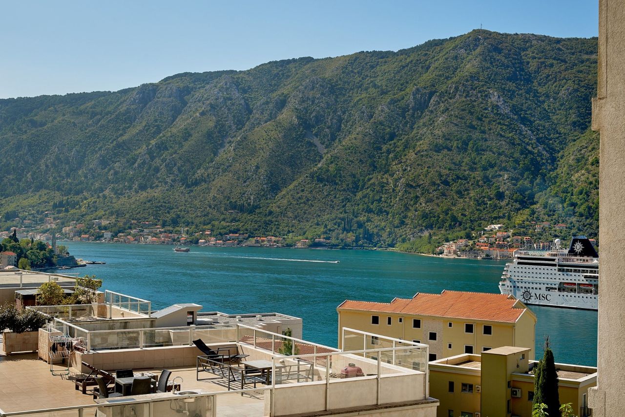 Апартаменты в Доброте, Черногория, 75 м² - фото 3