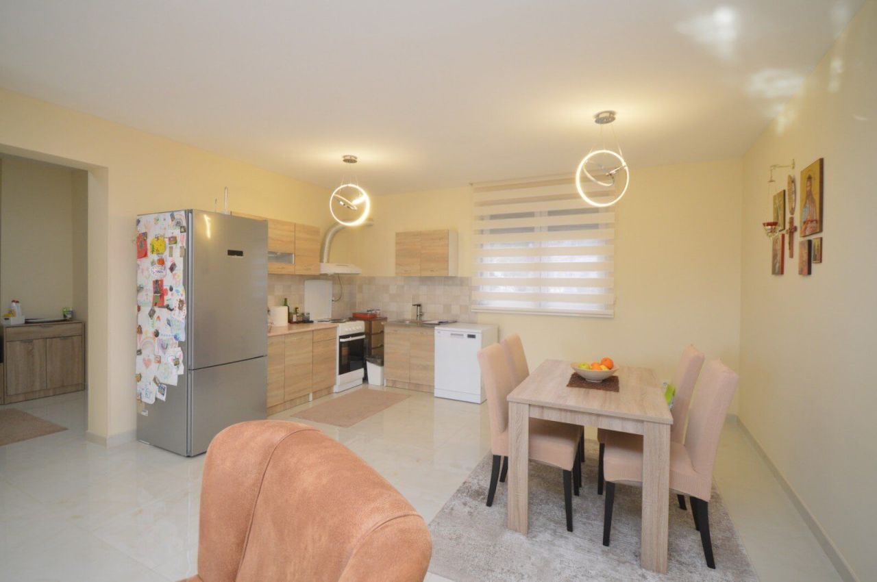 Апартаменты в Тивате, Черногория, 84 м² - фото 4