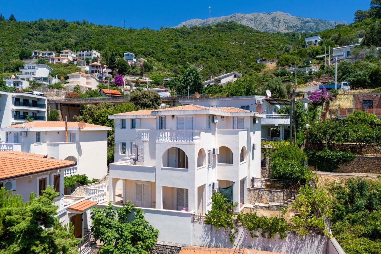 Вилла в Добра Воде, Черногория, 400 м² - фото 4