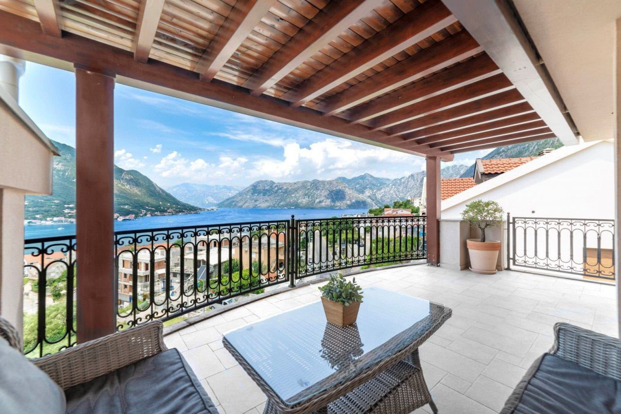 Апартаменты в Доброте, Черногория, 112 м² - фото 4