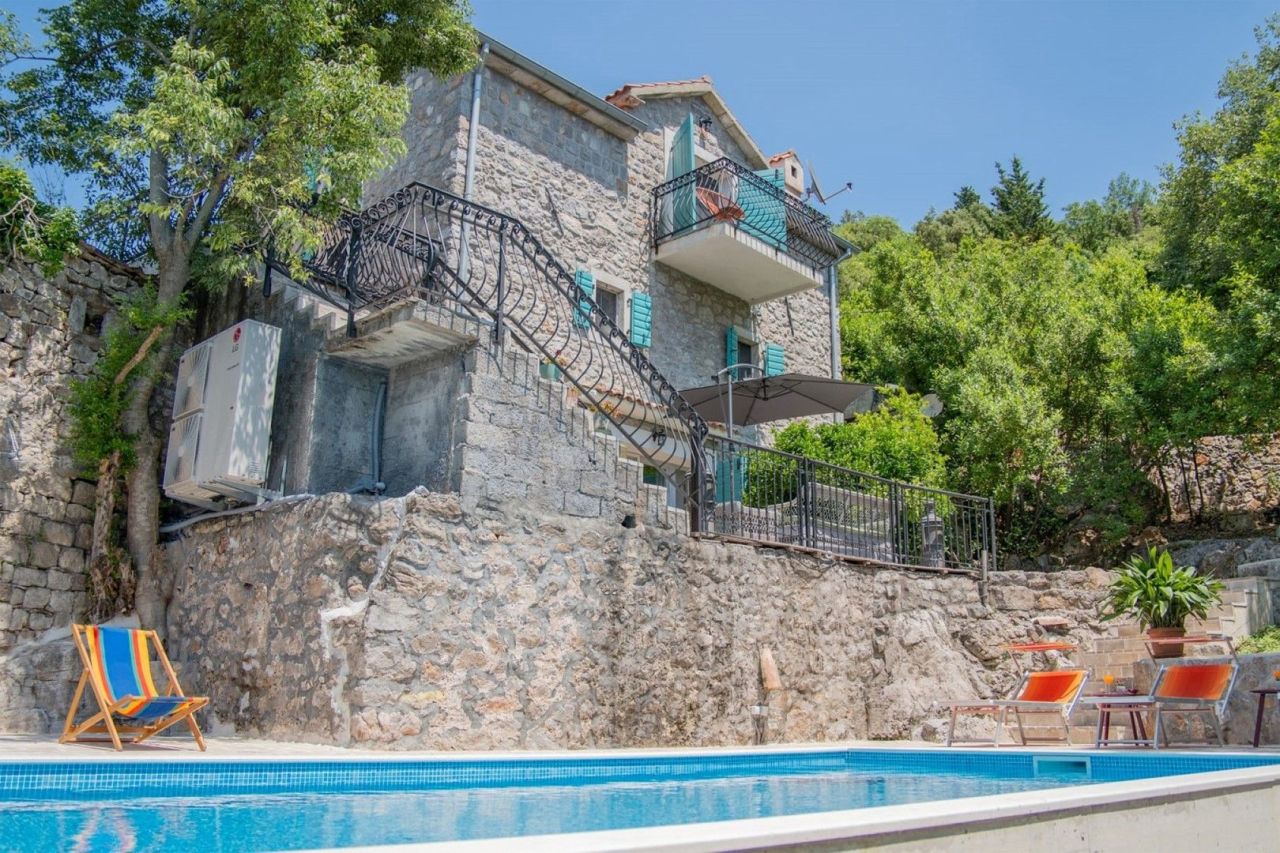 Дом в Тивате, Черногория, 170 м² - фото 4