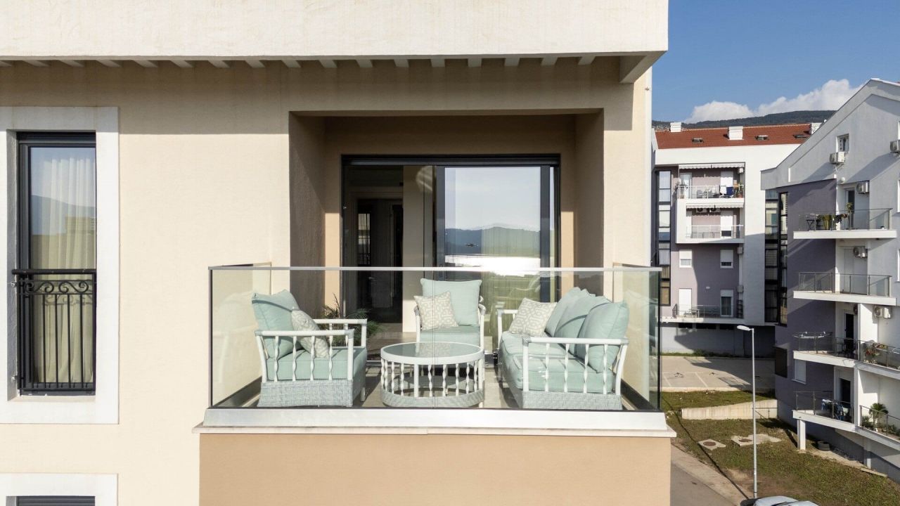 Апартаменты в Тивате, Черногория, 62 м² - фото 4