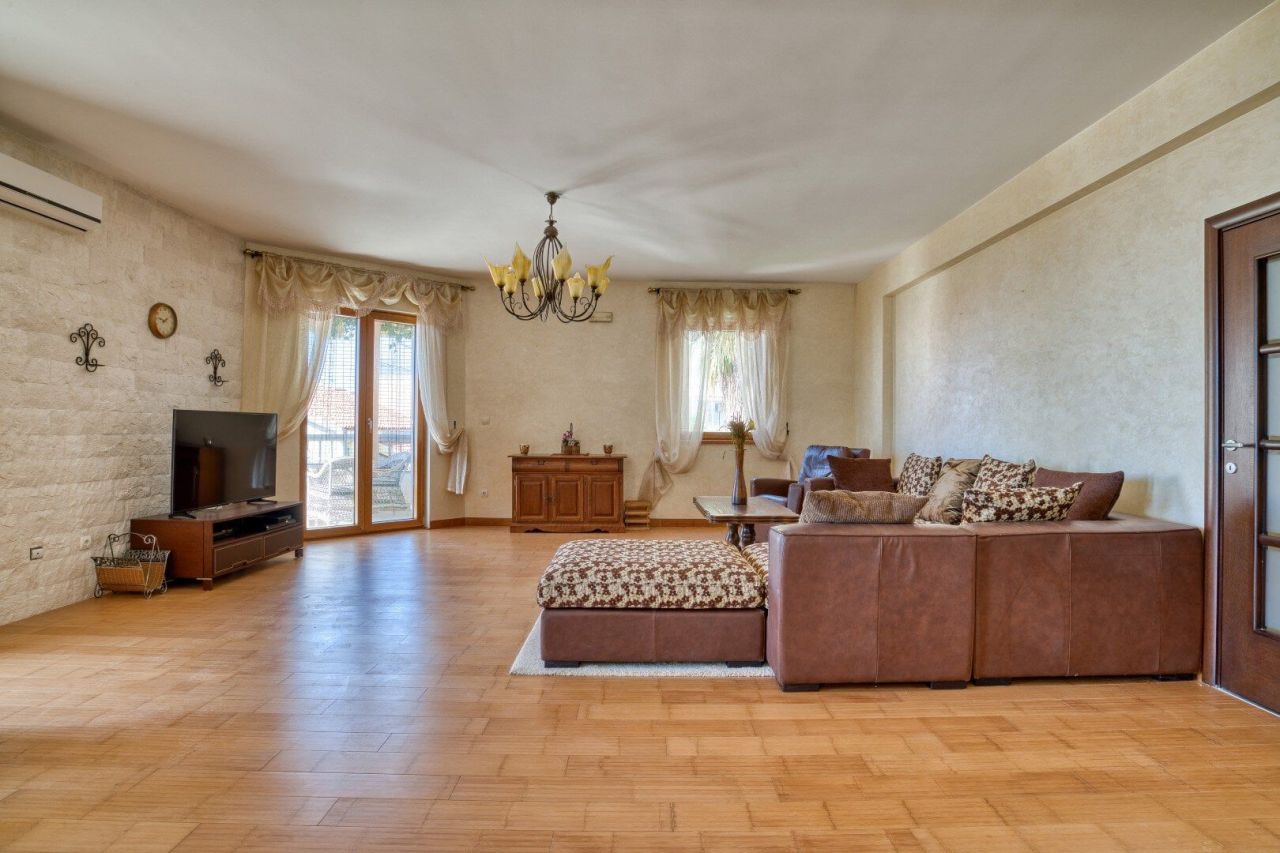 Апартаменты в Святом Стефане, Черногория, 146 м² - фото 7