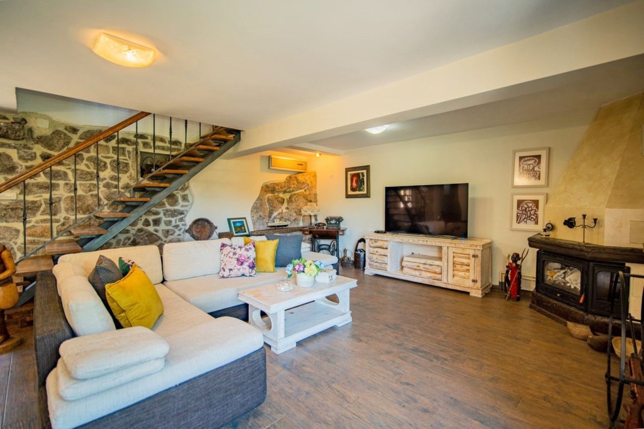 Дом в Тивате, Черногория, 170 м² - фото 8