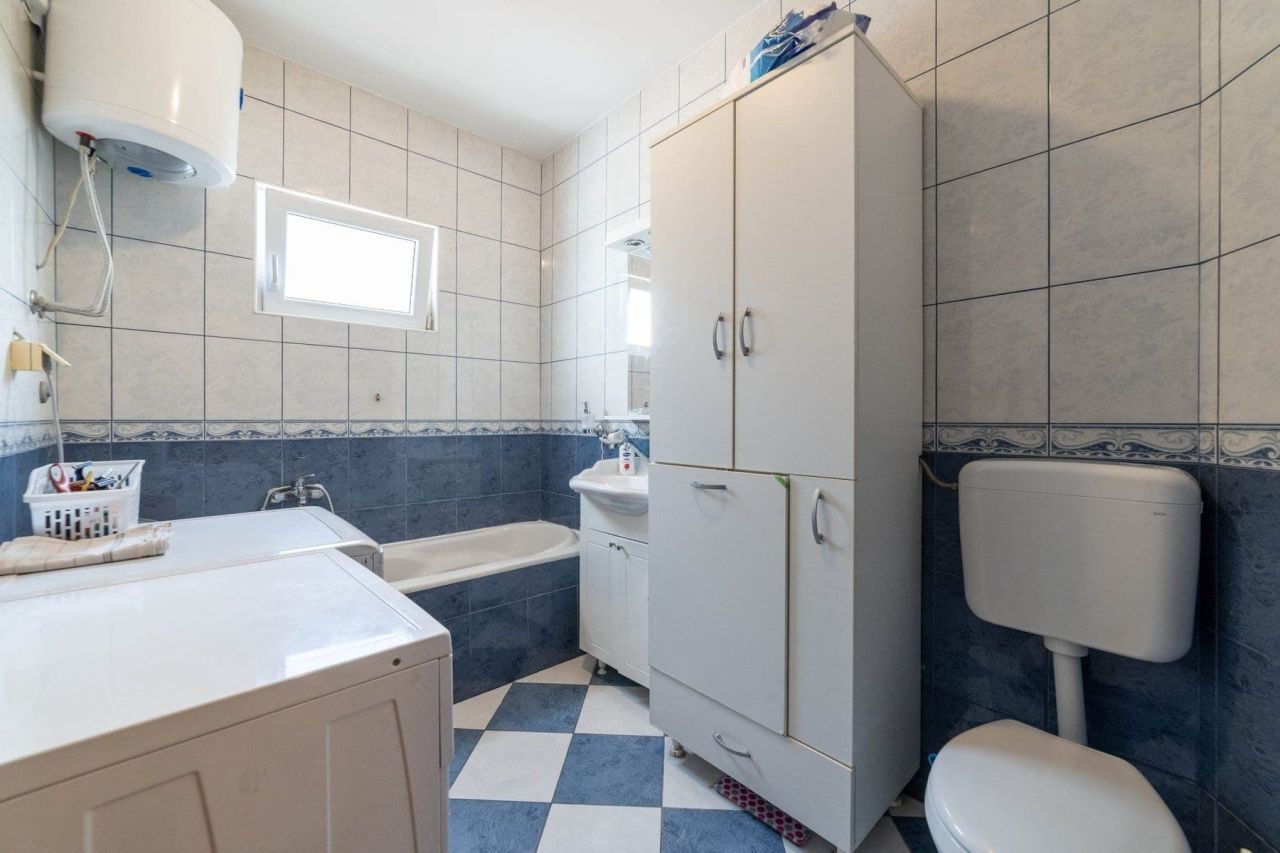 Апартаменты в Тивате, Черногория, 106 м² - фото 9