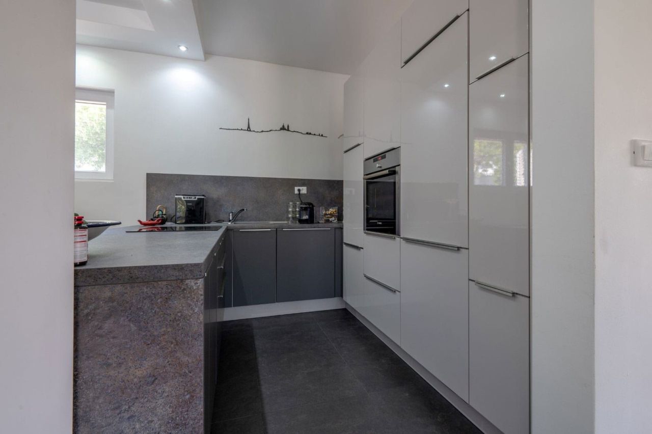 Дом в Каваче, Черногория, 239 м² - фото 9