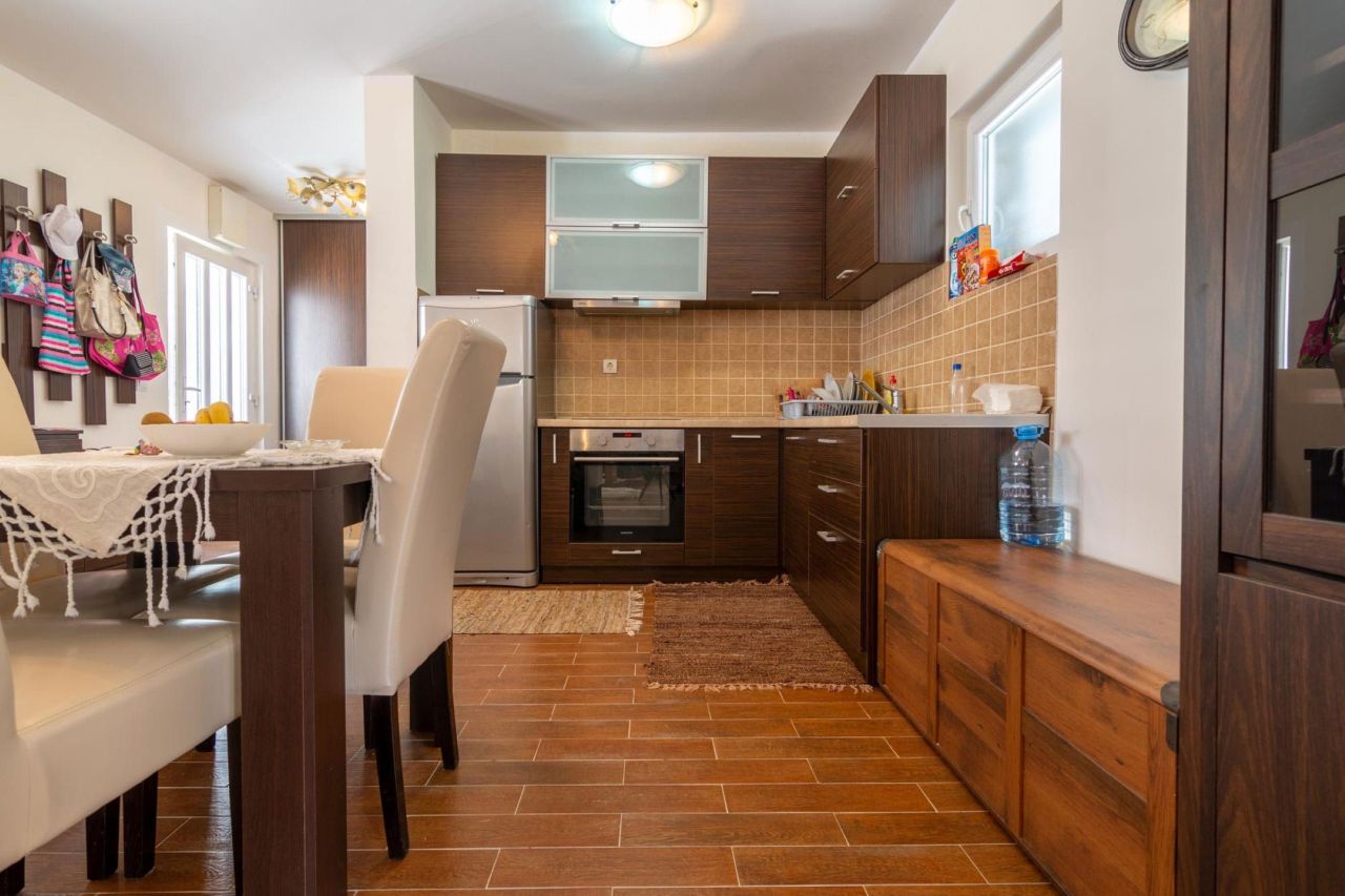 Вилла в Тивате, Черногория, 267 м² - фото 9